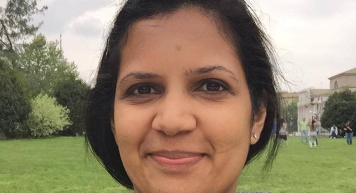 airport-security-force-mom-squeeze-her-breast-to-prove-she-is-lactating