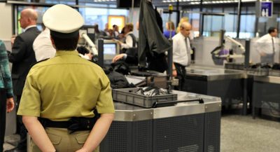 airport-security-force-mom-squeeze-her-breast-to-prove-she-is-lactating2