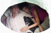 couple-living-inside-a-sewer-for-27-years