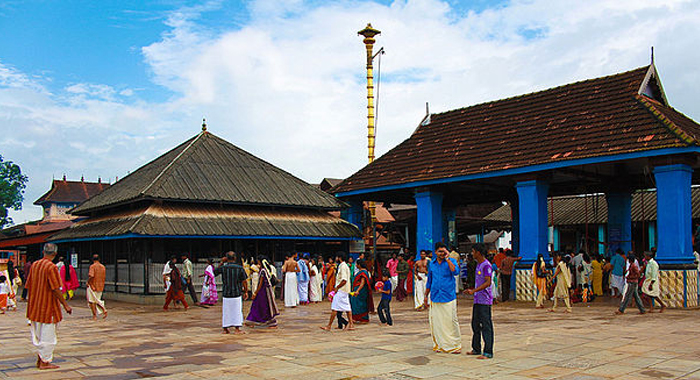 how-many-pradakshinas-should-be-performed-around-a-deity