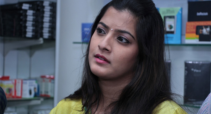 varalaxmi-shocking-revelation-tweet