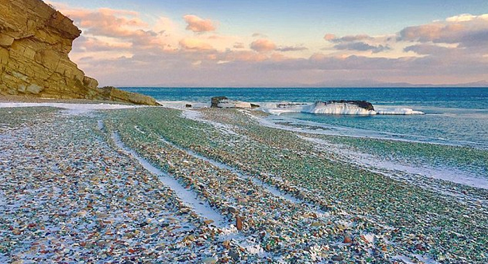 russian-dump-transforms-old-vodka-bottles-pebbles