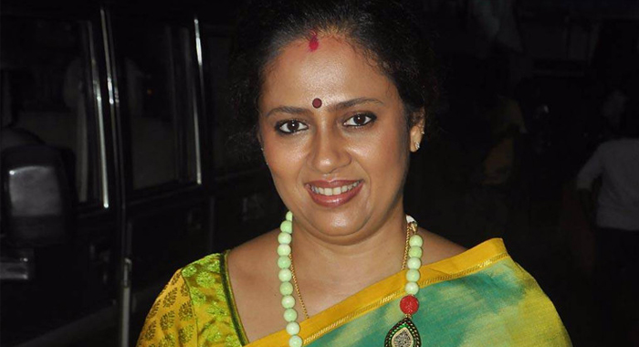lakshmy-ramakrishnan-alleges-that-a-director-tried-to-molest-her