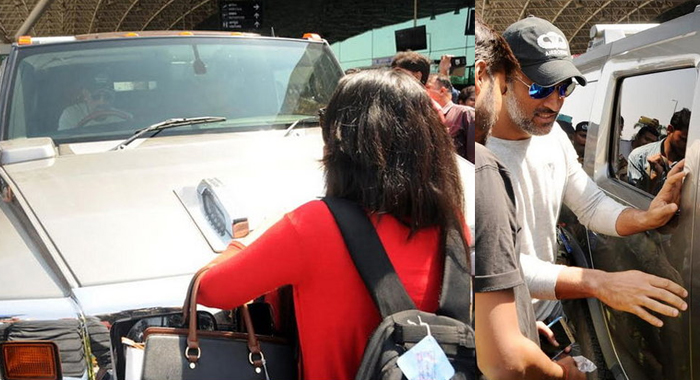 ms-dhoni-fan-hummer-ranchi