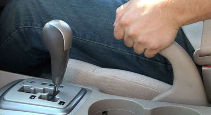 things-to-remember-while-driving-an-amt-car2