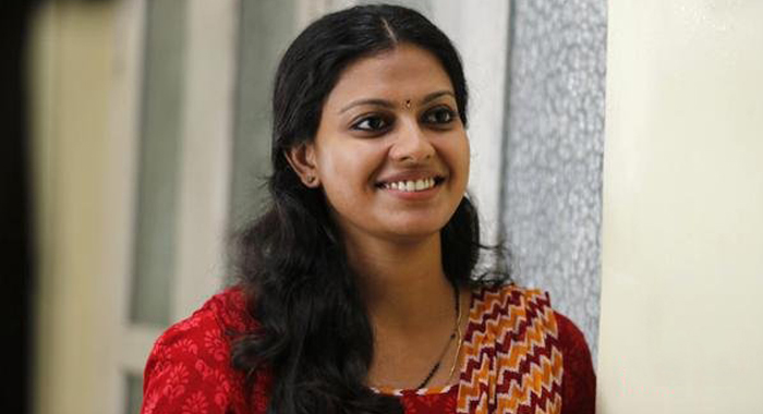 anusree-explains-her-facebook-post-on-vijay-and-surya
