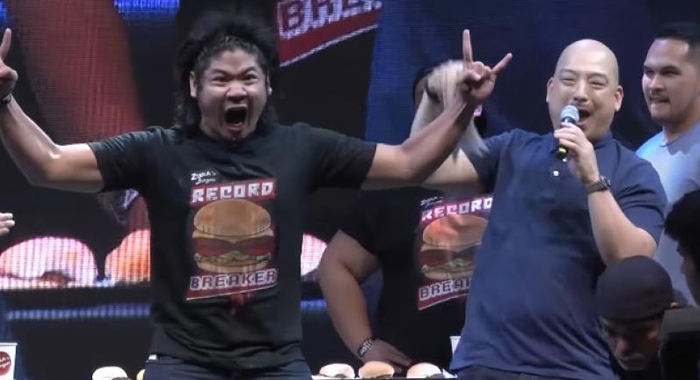 filipino-man-sets-guinness-record-for-most-hamburgers-eaten-in-one-minute1
