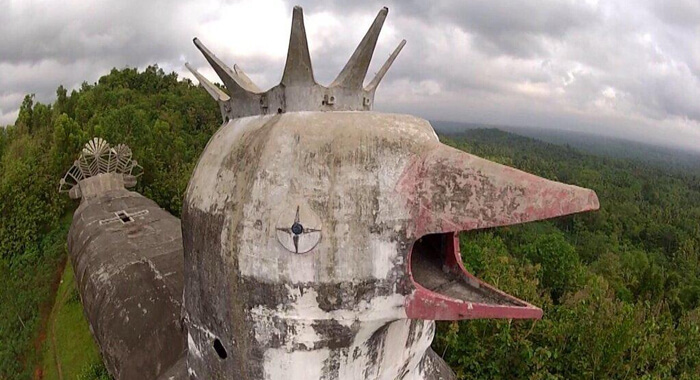 mysterious-abandoned-chicken-church-built-indonesia