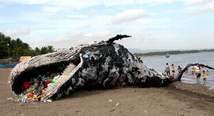 philippines-greenpeace-unfurls-beached-plastic-whale-raise-awareness