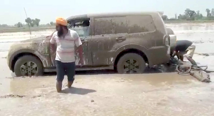 mitsubishi-montero-used-as-tractor-in-punjab