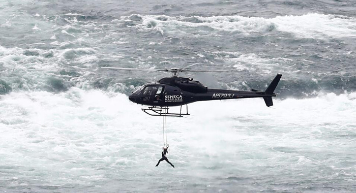 watch-daredevil-hangs-by-her-teeth-from-helicopter-over-niagara-falls