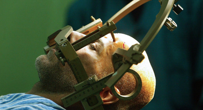 bengaluru-man-plays-guitar-as-docs-operate-on-his-brain