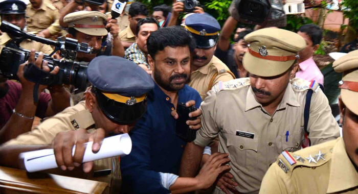 dileeps-phones-in-court