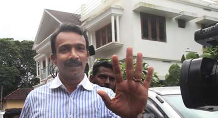 actresss-video-contained-mobile-destructed-pratheesh-chacko