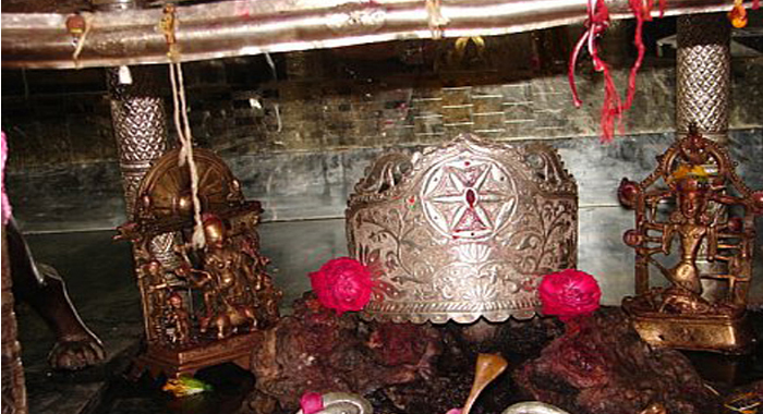 in-this-temple-woman-gets-pregnant-just-by-sleeping-on-floor