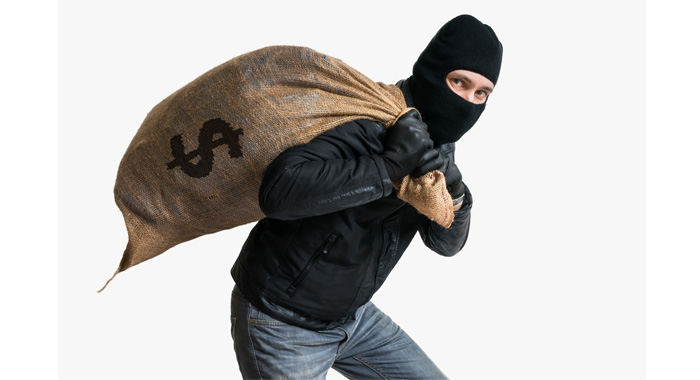 bengaluru-thief-leaves-behind-mobile-phone-at-the-house-he-robbed