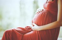 pregnancy-makeup-accidental-sides