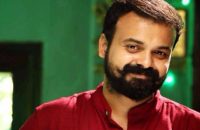 kunchacko-boban-singing-a-song-for-his-wife