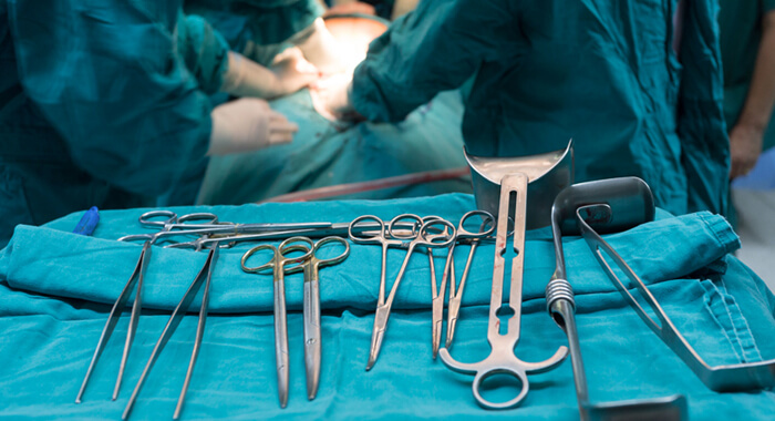 doctor-leaves-cloth-inside-womans-abdomen
