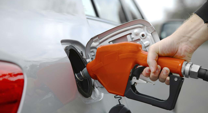 filling-up-your-car-with-petrol-things-you-must-keep-in-mind