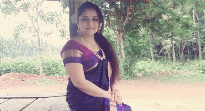 jagathi-srikumar-daughter-parvathy-shone-about-grihalakshmi-cover-page