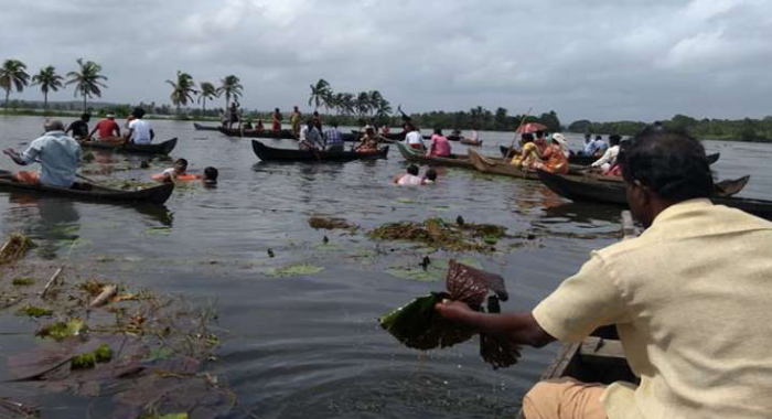 kottayam-mathrubhumi-news-team-drown-to-kariyar-search-operation-continue-today-found-a-dead-body