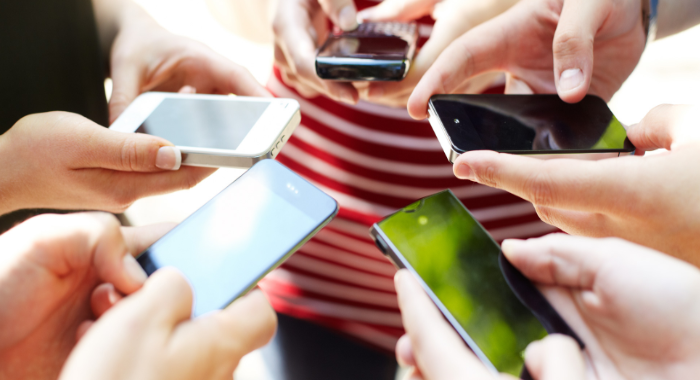 google-apologises-says-aadhaar-toll-free-no-inadvertently-coded-into-the-setup-of-android