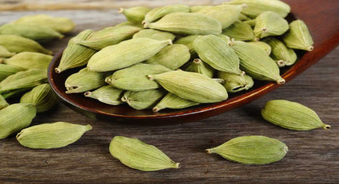 health-benefits-of-cardamom-water-for-men