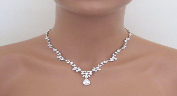 things-to-know-while-wearing-jewelry