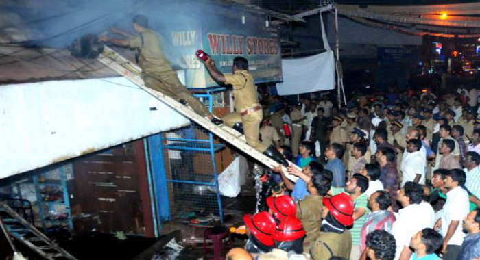 huge-fire-breaks-out-in-broadway-kochi
