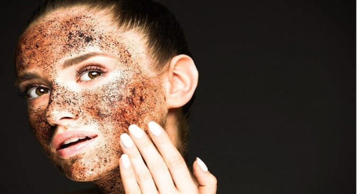 how-to-make-and-apply-a-honey-and-coffee-face-mask