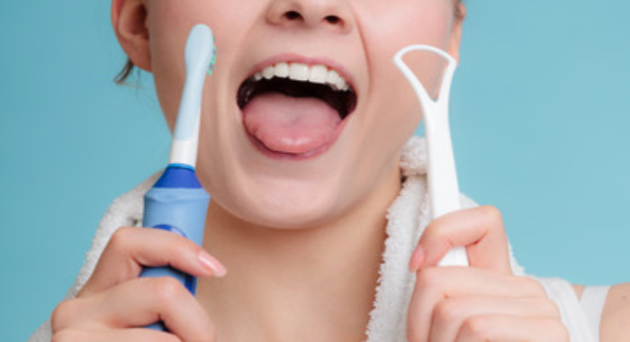how-to-clean-tongue-cleaner