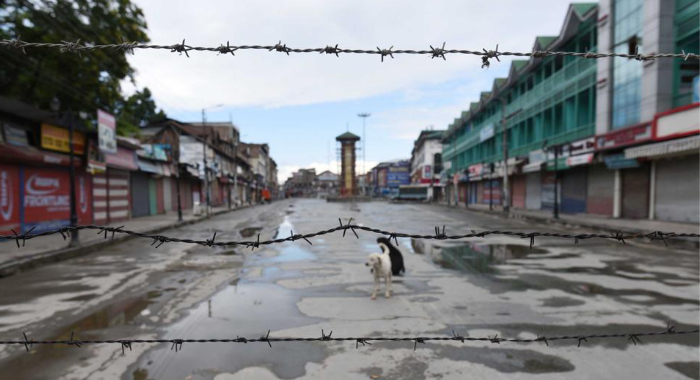 opposition-leaders-head-to-srinagar-government-says-stay-away